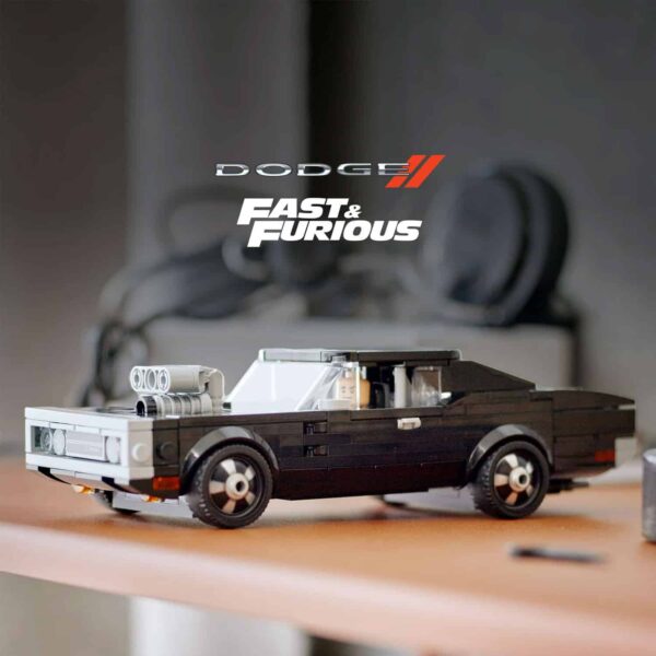 LEGO Speed Champions Fast & Furious 1970 Dodge Charger R_T 76912, Toy Muscle Car Model Kit for Kids, Collectible Set with Dominic Toretto Minifigure - Imagen 4